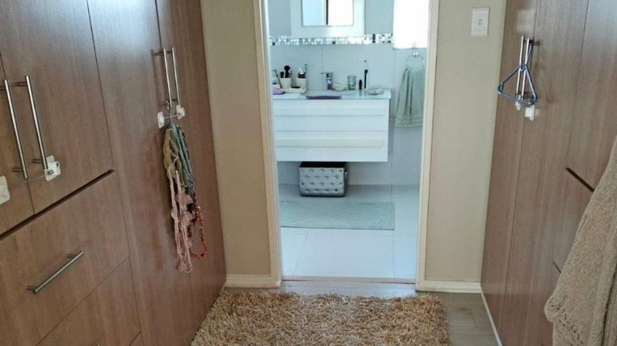 3 Bedroom Property for Sale in Hartenbos Central Western Cape